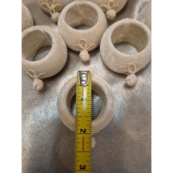 Vintage Velour Ivory Napkin Rings With Applique Set Of 8 - Picture 11 of 12